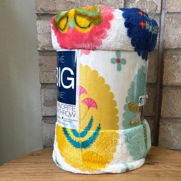 The Big One Plush Oversized Colorful Spring Flowers Throw Blanket 5' x 6' Floral - Picture 4 of 12